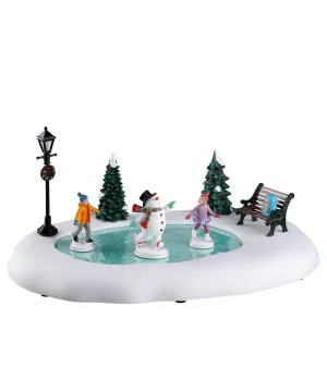 Frosty va a pattinare sul ghiaccio - Frosty Goes Ice Skating - Lemax 24951 - Il patio store