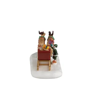 Lemax Sled of Toys ∣ Slitta di Renne con Elfo e Sacco dei Regali ∣ Cod. 63811