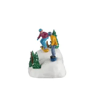 Lemax Snowboarding Practice ∣ Due Snowboarder sulla Pista Pratica ∣ Cod. 63821