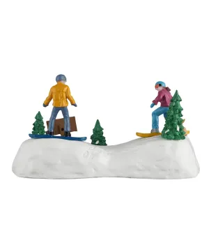 Lemax Snowboarding Practice ∣ Due Snowboarder sulla Pista Pratica ∣ Cod. 63821
