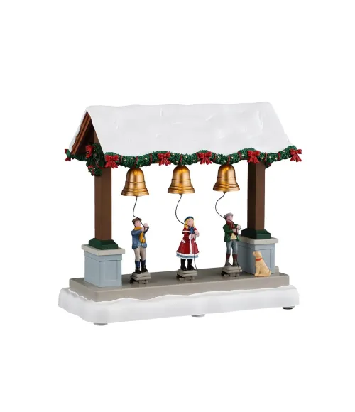 Lemax Christmas Bells Are Ringing 64637: pergola con tre campane dorate suonate da tre figuranti e un cane